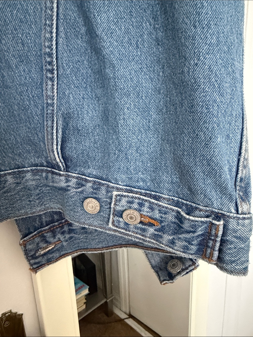Levi's Medium wash Blue Denim Jean Jacket NWT - Picture 3 of 8